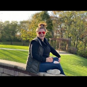 Meet your Posher, Caitlin